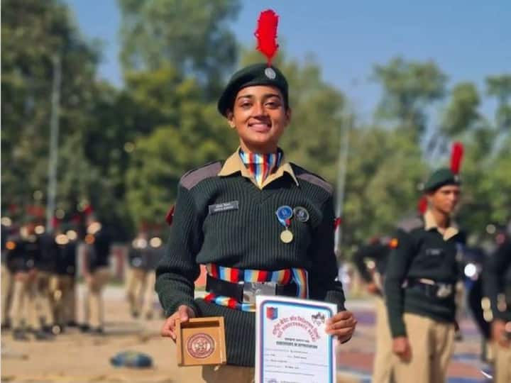 Ravi Kishan's Daughter Ishita Shukla To Join Defence Forces Under Agnipath Scheme, Netizens Heap Praises