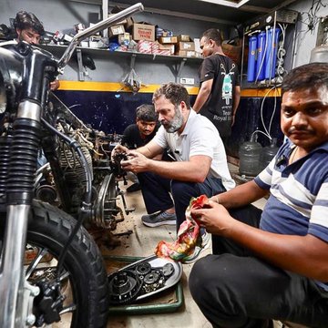 Bharat Jodo Yatra Continues...: Congress Says After Rahul Gandhi Seen With Bike Mechanics In Delhi